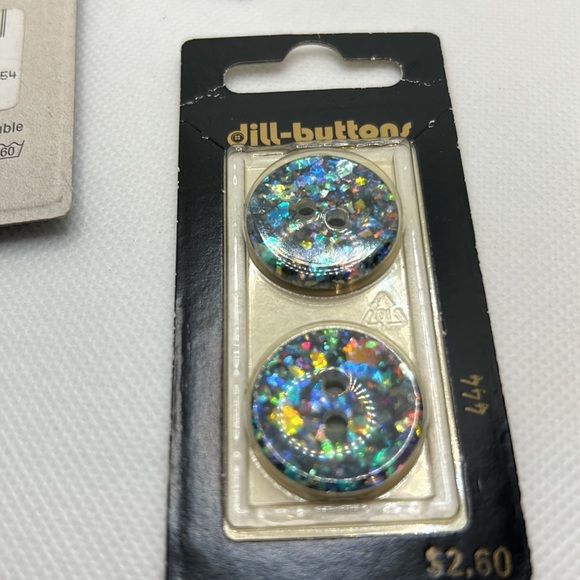 Vintage buttons by dill buttons Germany  for crafts, junk journals & sewing - Picture 8 of 9